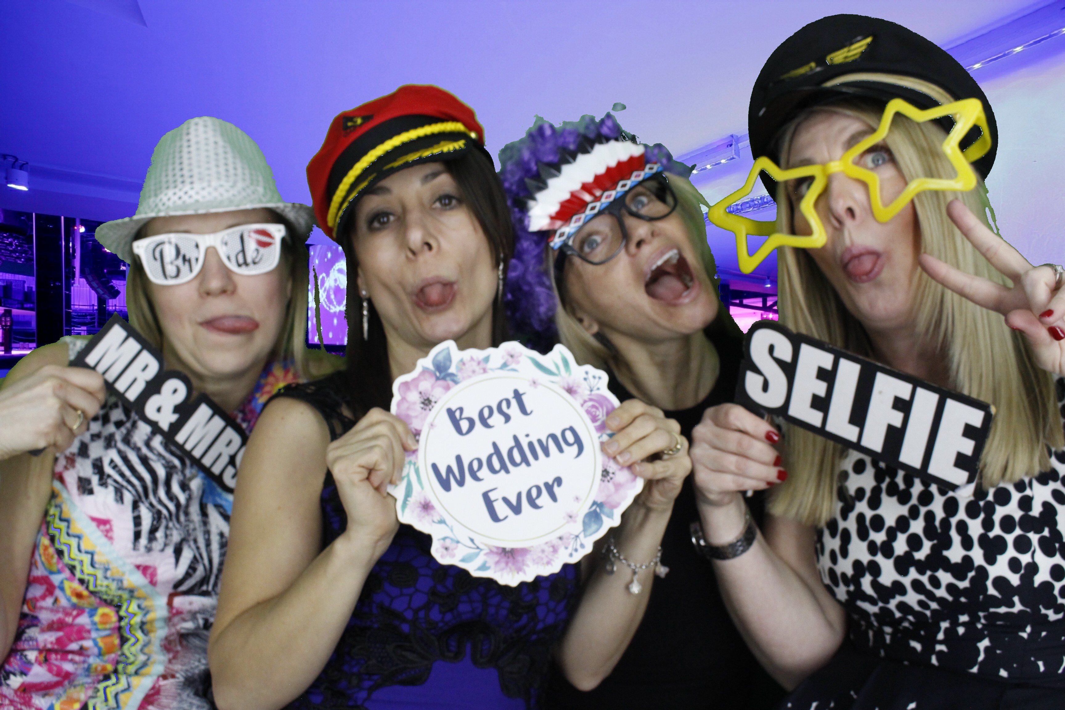 Mr & Mrs Mills | View more photos from the event at gallery.myphotoboothexperience.co.uk/u/MyPhotoBoothExperienceLtd/Mr-Mrs-Mills